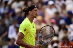 开云体育入口-温网翻盘美网，兹维列夫带队取胜