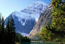 开云体育在线-拜仁封神夜!数据铁幕锁死姆巴佩,欧冠登顶的终极密码