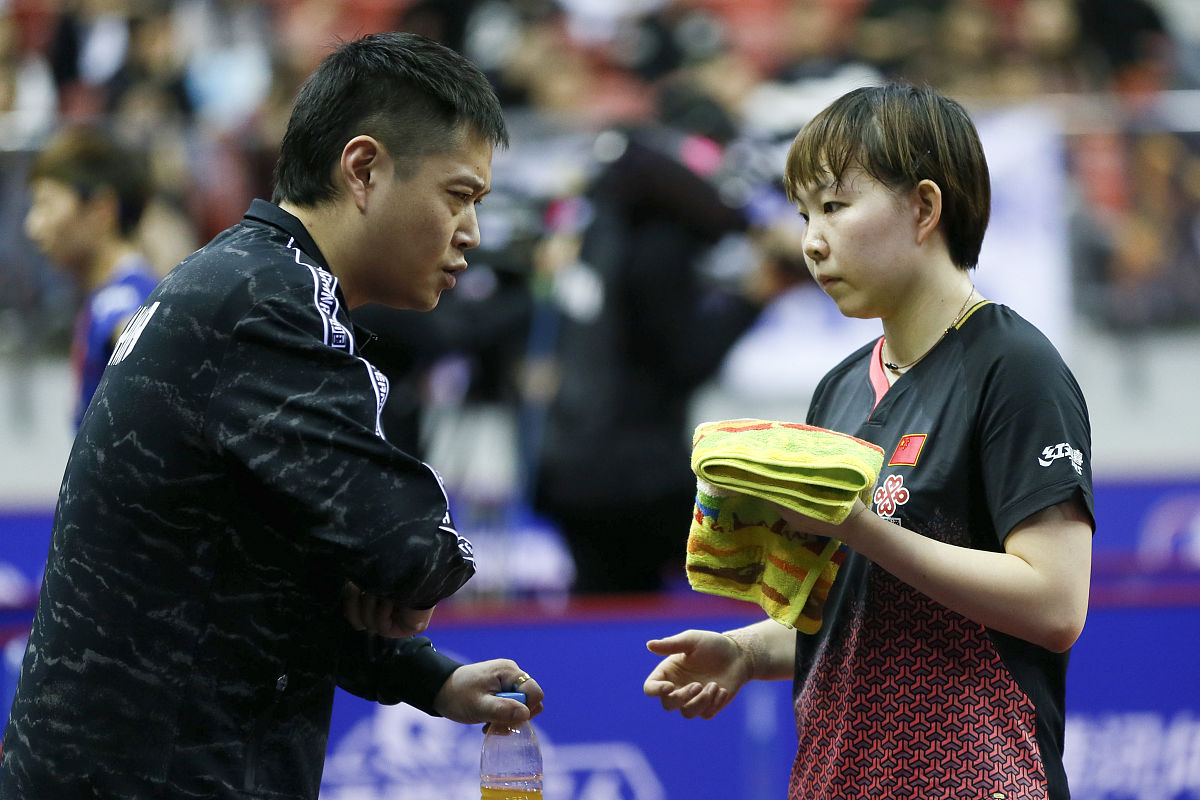 法国乒乓球队力克韩国乒乓球队，奥恰洛夫送出助攻