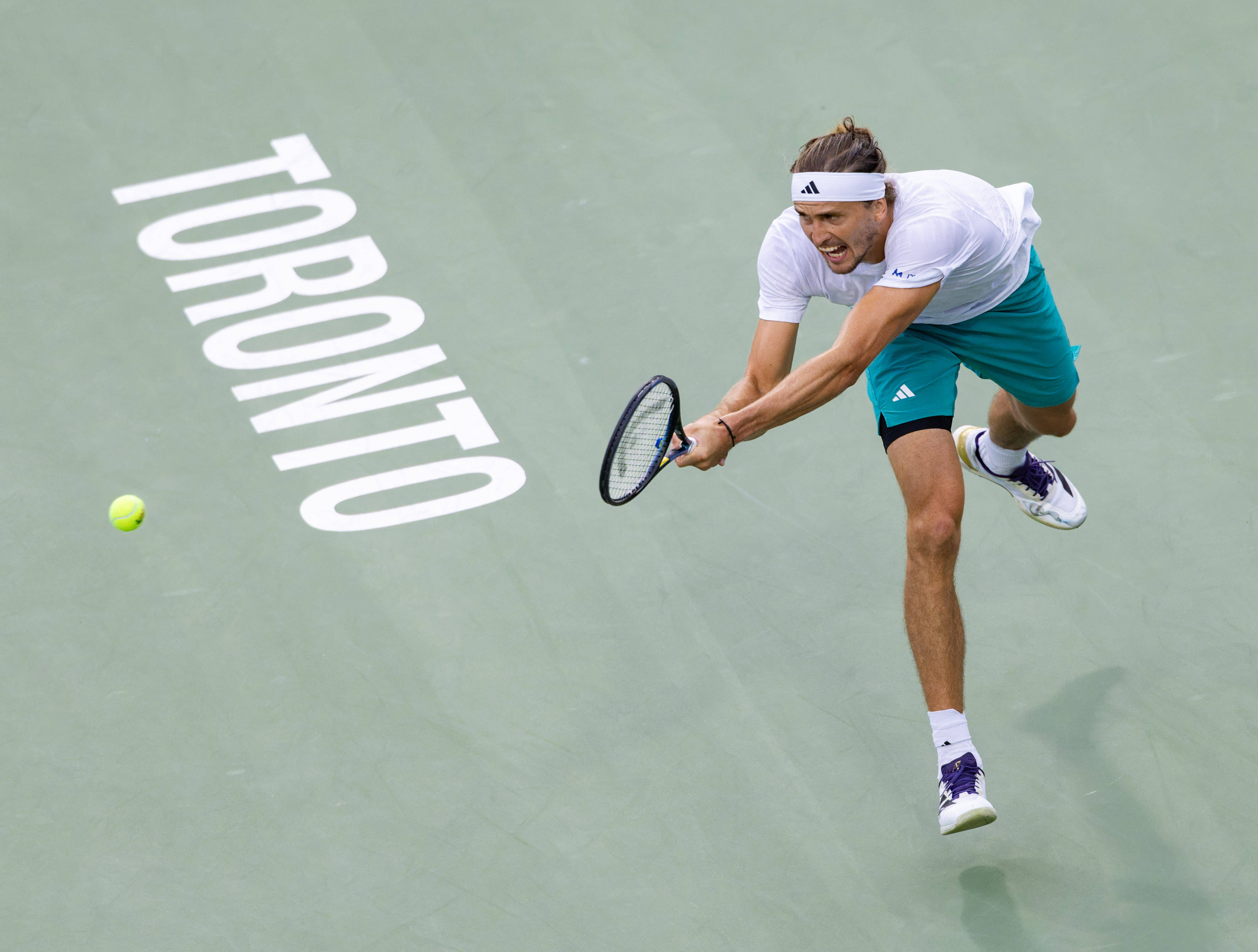 关于意大利网球队横扫德国网球队，兹维列夫关键制胜的信息