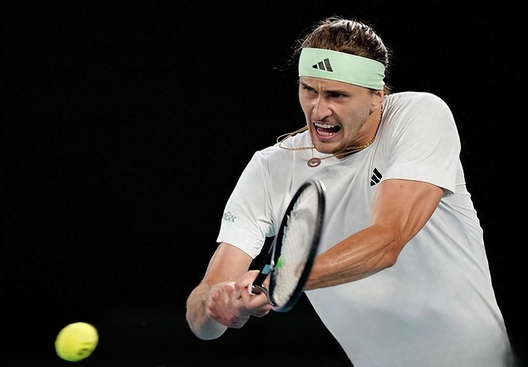 澳大利亚网球队逆转日本网球队，兹维列夫统治全场的简单介绍