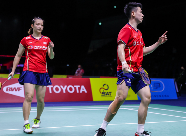 印度队鏖战韩国队，黄鸭组合带队取胜