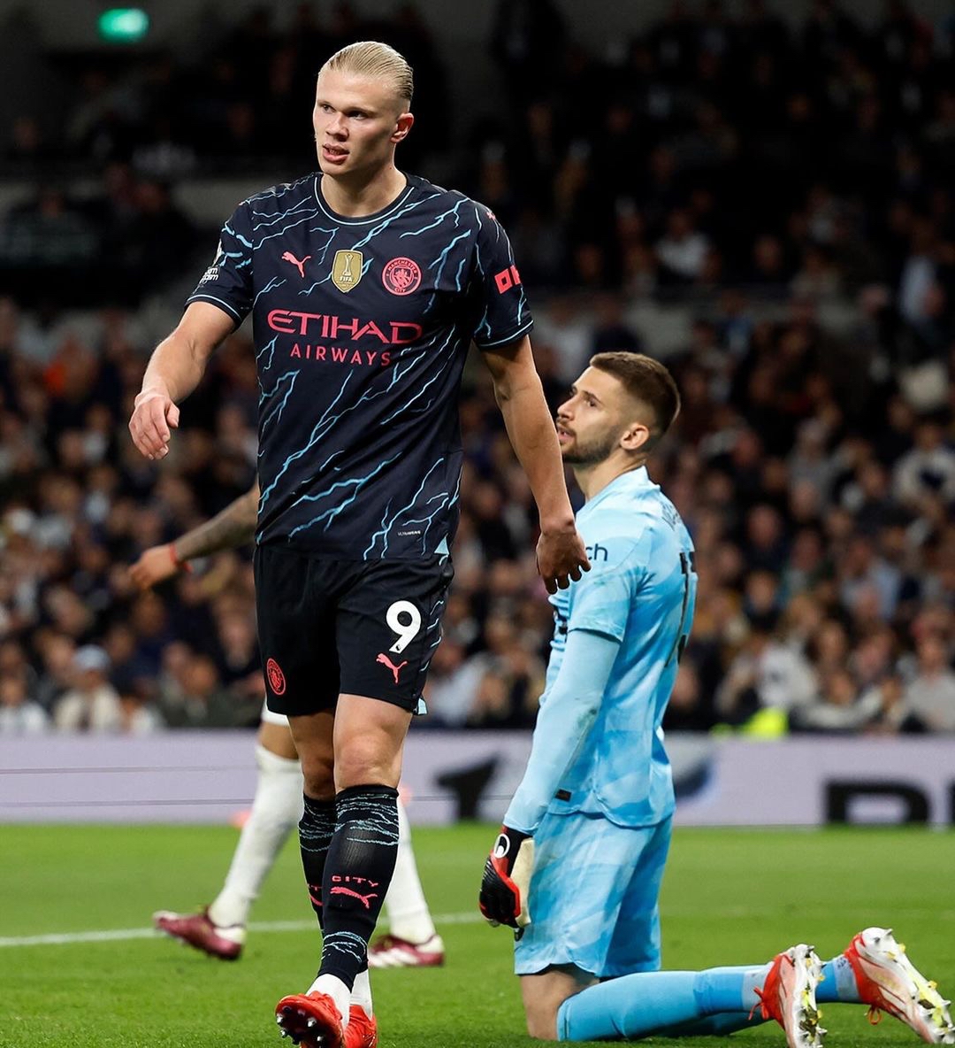 曼城完胜曼联，哈兰德关键制胜