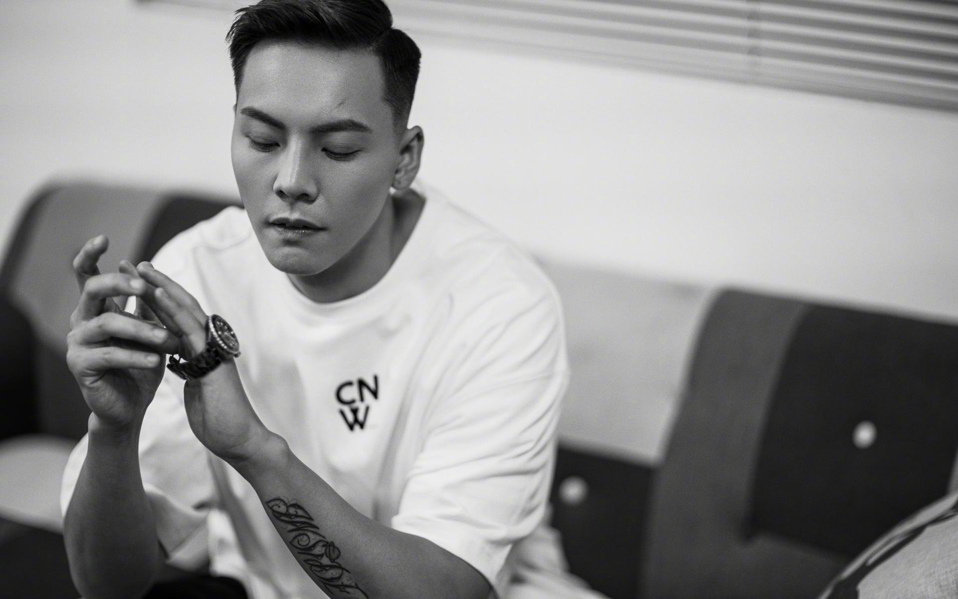 跨界唯一性,曼联梦幻击败乌拉圭,佩德里F1揭幕战上演接管奇迹