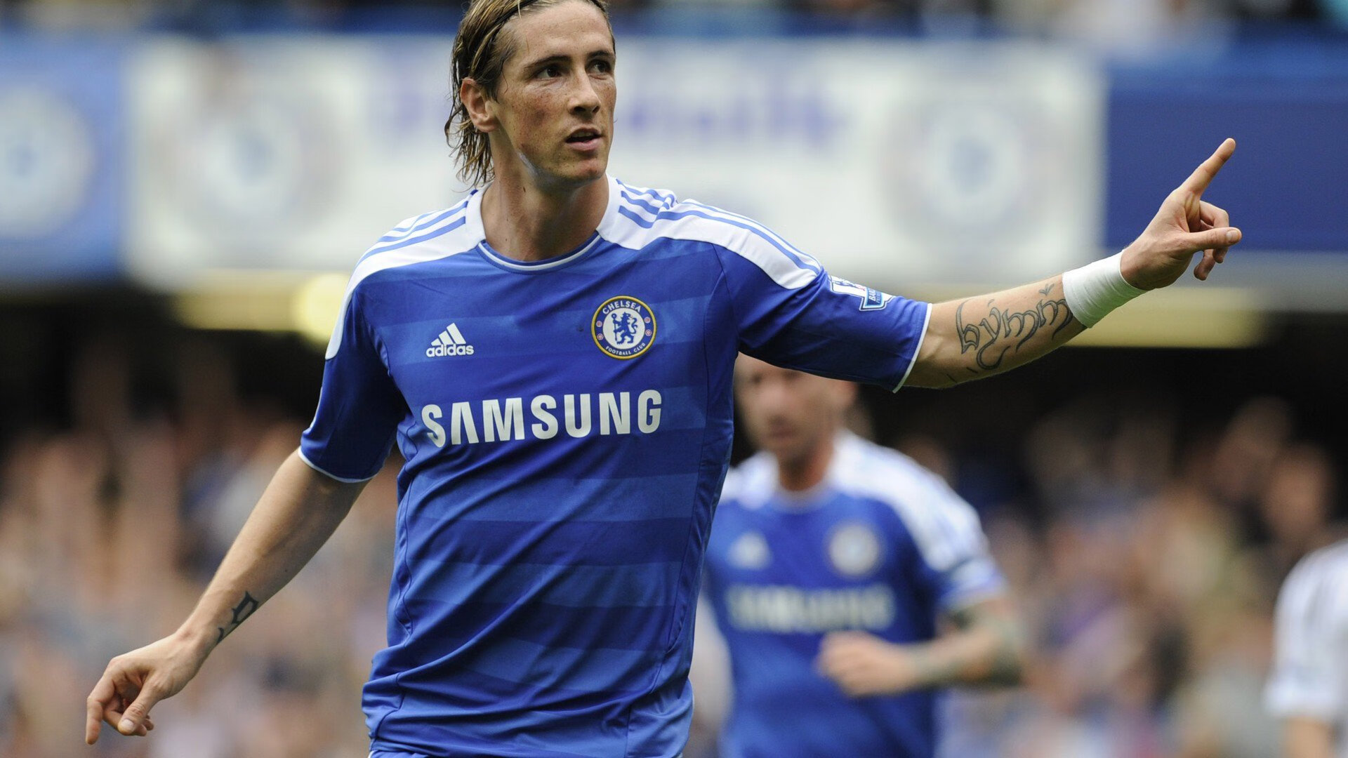 破咒！凯恩关键回合铁血封喉，巴萨式战术粉碎哥伦比亚铁壁