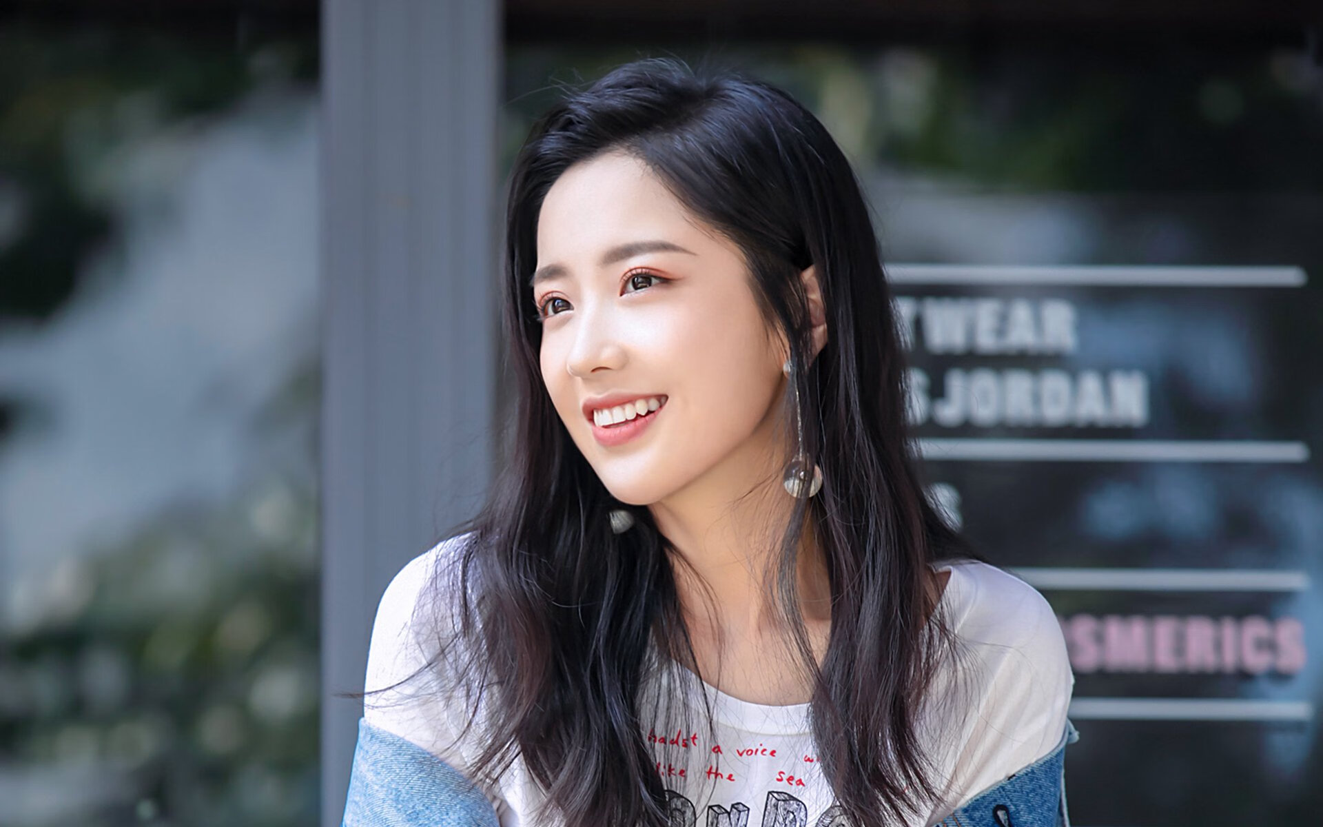 飞越太平洋的青春风暴,深圳学生军轻取魔术,哈登里程碑夜见证篮球新维度