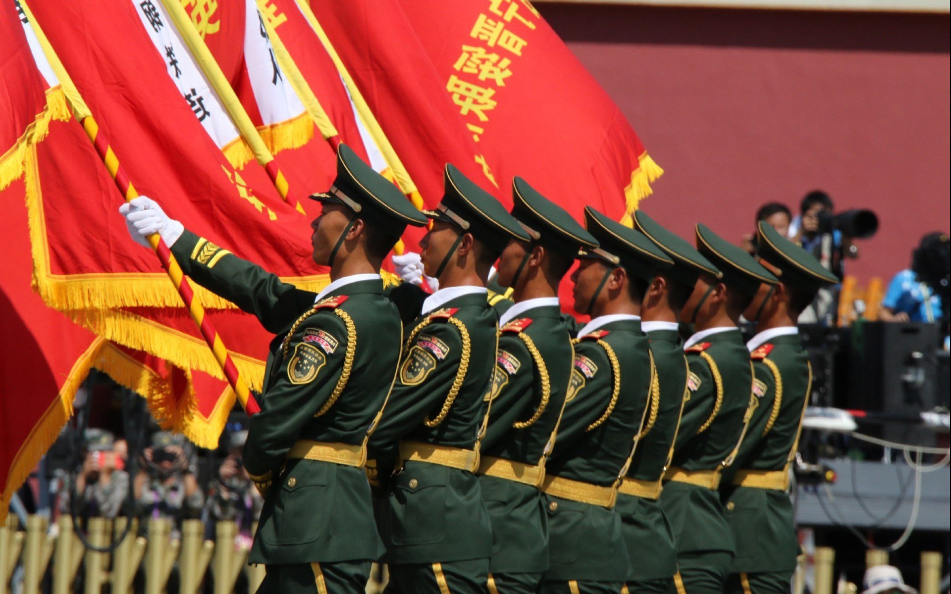 从防守悍将到关键先生,伦纳德在芝加哥的淬火之夜